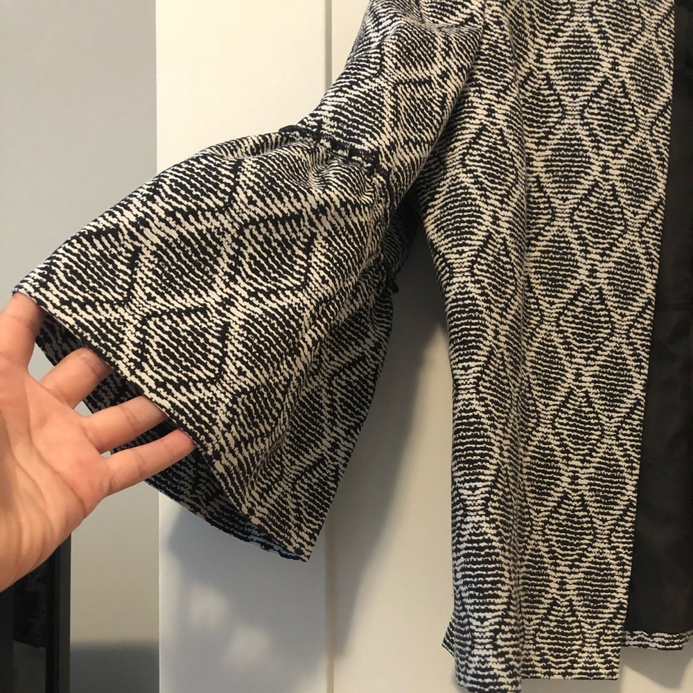 KASPER Diamond Print Bell Sleeve Jacket - Picture 2 of 6